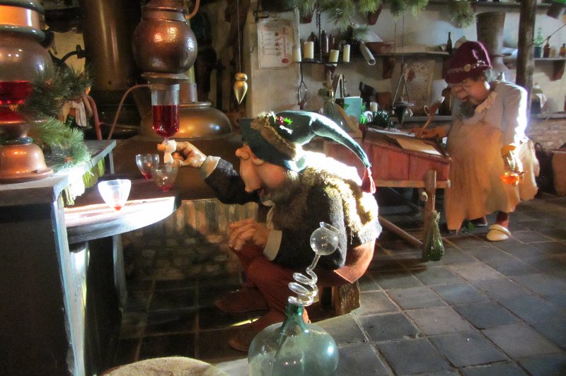 winter laaf.jpg - Lal's Brouwhuys, een brouwerij waar Lal lurk, lebber en limoen ( Laafse drankjes) brouwt.